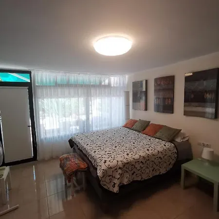 דירה Comfort אדחה